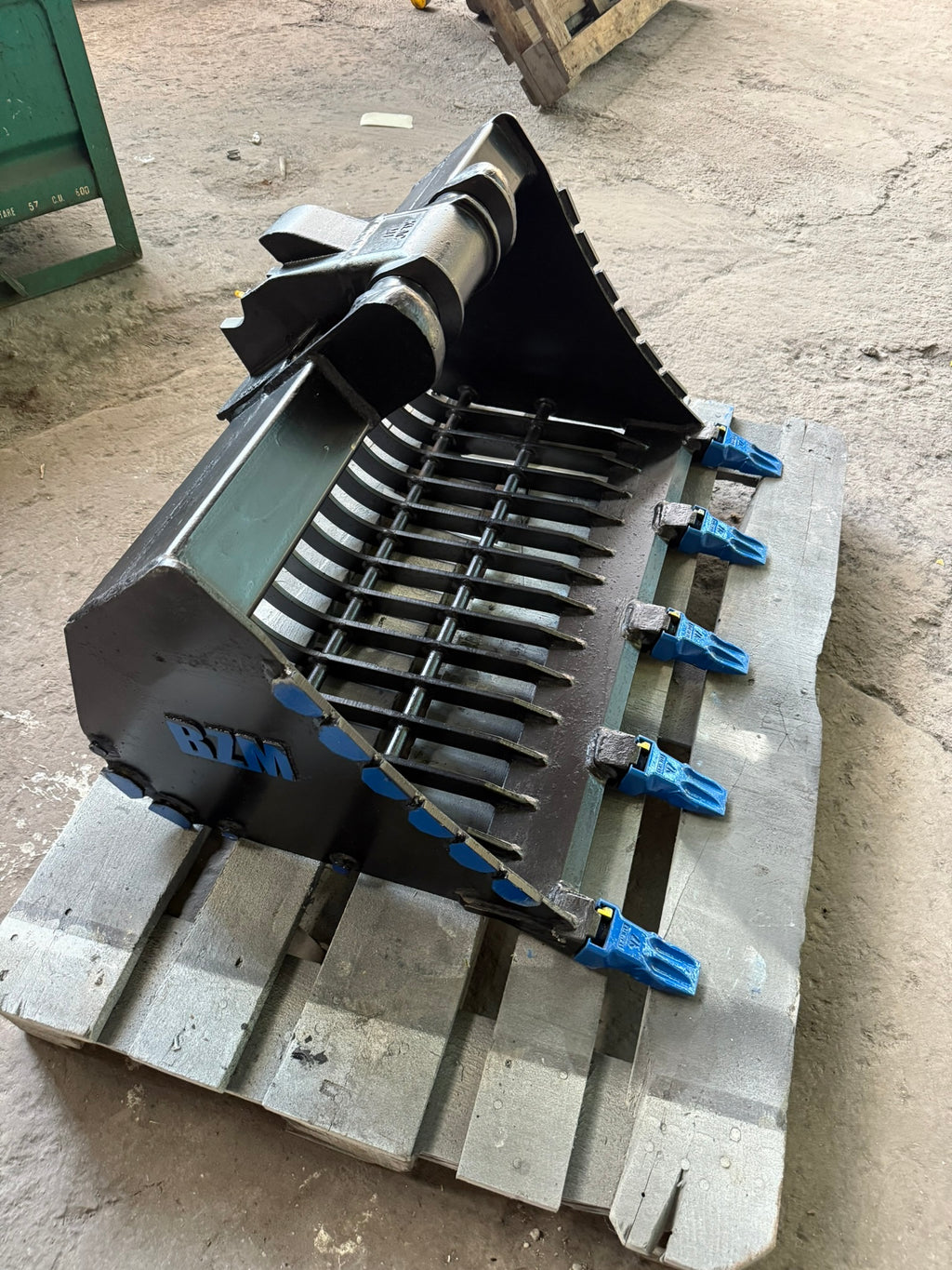 Godet squelette pour pelle < 3t